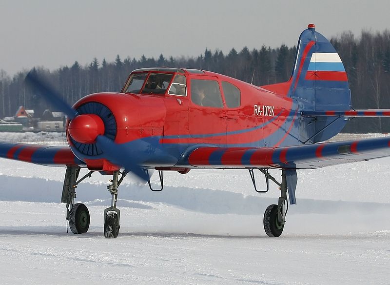 Yak-18T_RA-1072K_01.JPG