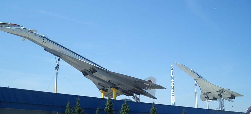 800px-TU-144_and_Concorde_Museum_Sinsheim.JPG
