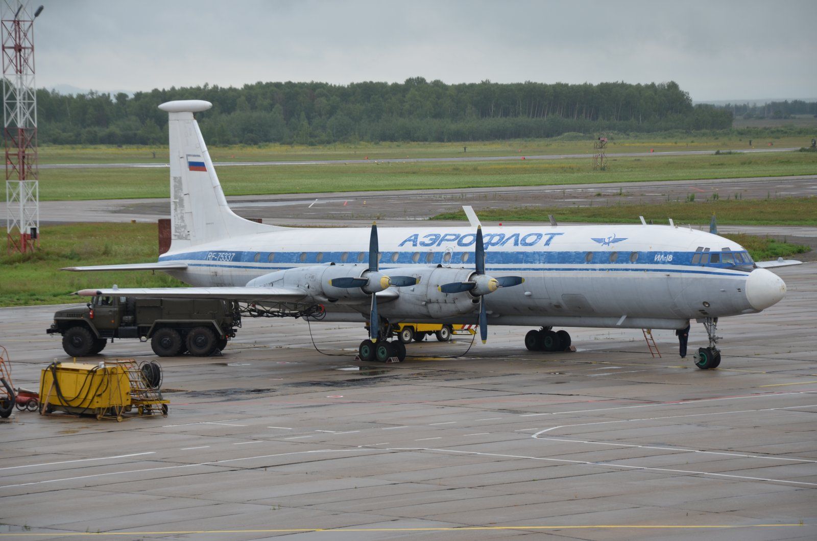 Ил-22 RF-75337 10.JPG