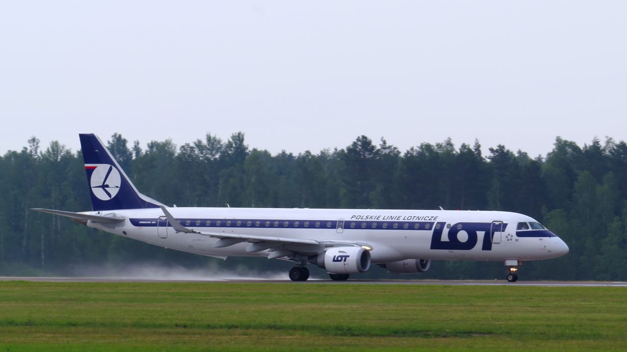 SP-LNC-LOT-Polish-Airlines-Embraer-ERJ-195.jpg